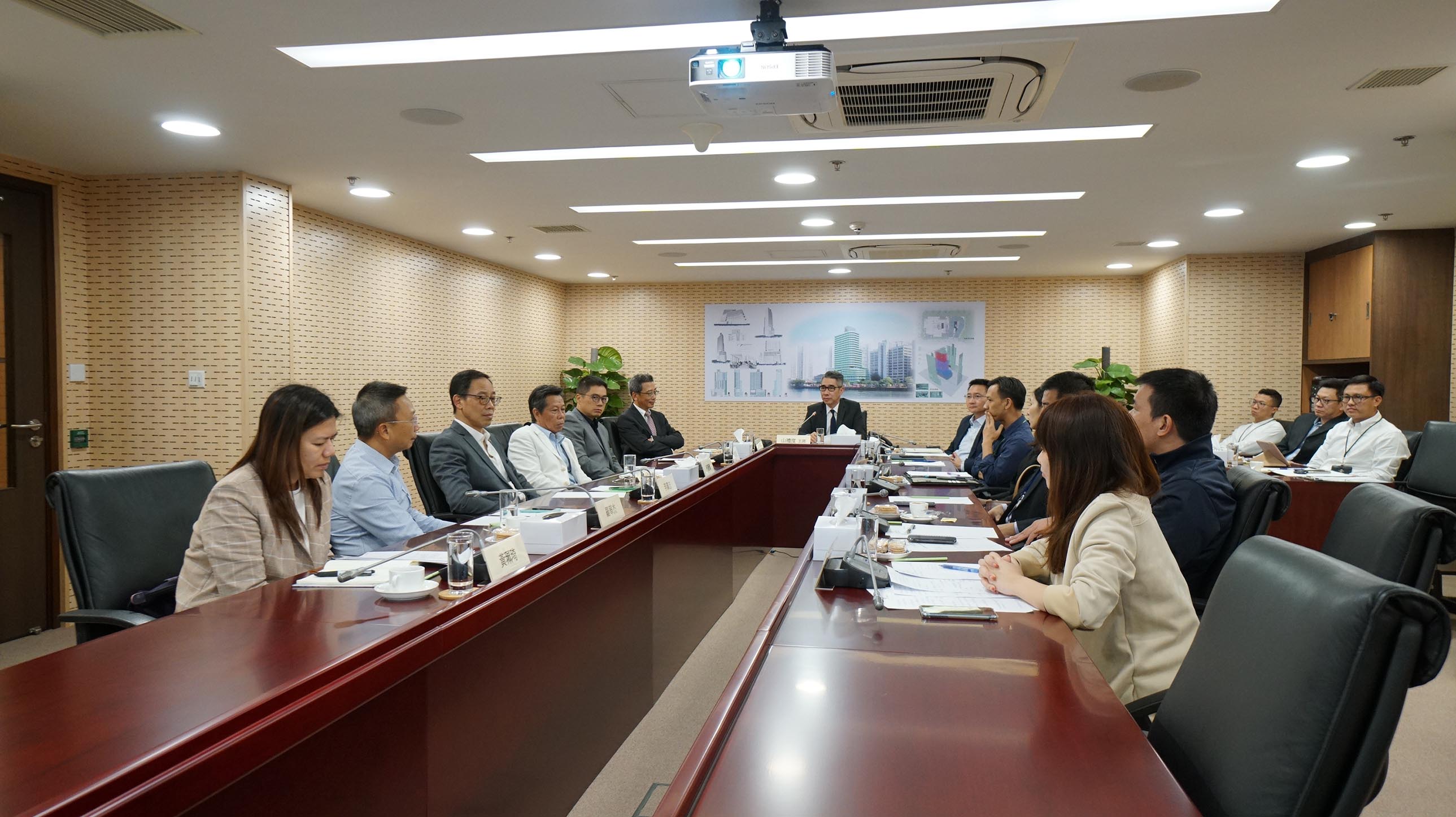 公共房屋事務委員會平常會議